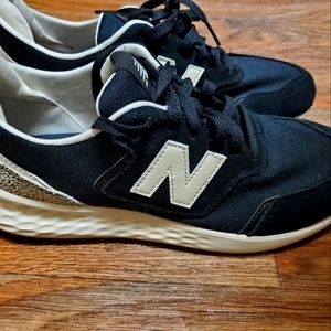 New Balance X 70. Comfortable in excellent condition. Size 10. Black white